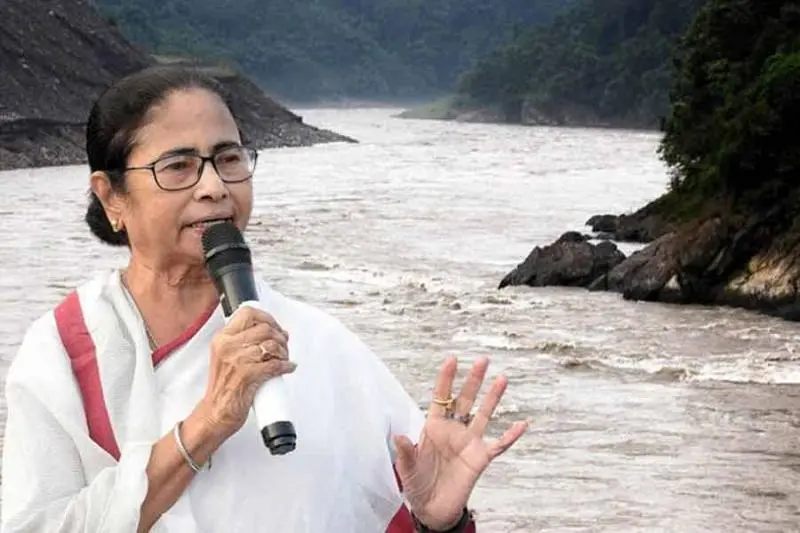 Don't accept Teesta accord: Mamata