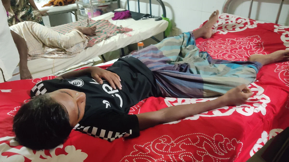 বাগেরহাটে শৃঙ্খলা ও ট্রাফিক নিয়ন্ত্রণে কাজ করা শিক্ষার্থীকে মারধর