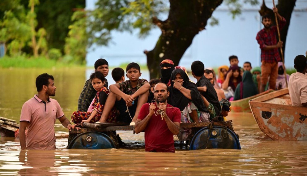 বন্যার্তদের জন্য অর্থ সংগ্রহে কনসার্টের আয়োজন