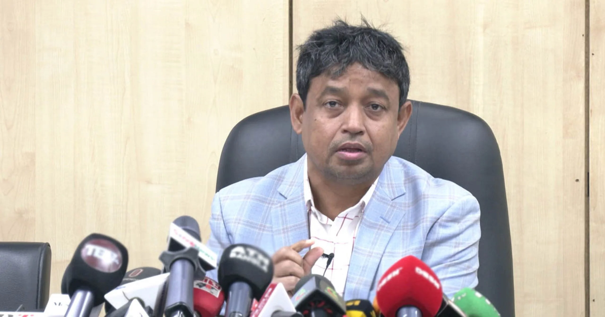 দেশেই আছেন হারুন, হননি আটক