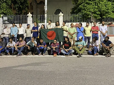 ‘সেভ রাজশাহী’ গ্রুপ যেভাবে দুষ্কৃতদের রুখে দাঁড়ায়