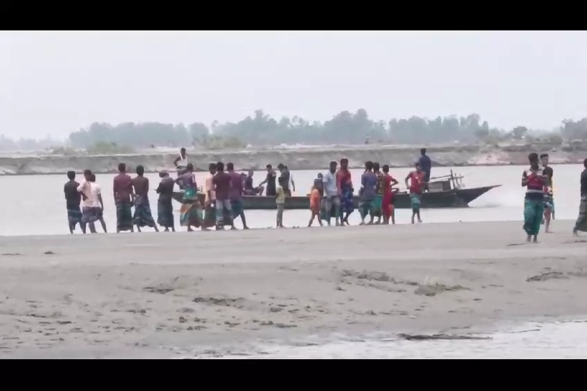 Body of youth recovered from Brahmaputra branch river in Kurigram's Roumari a day after he went missing