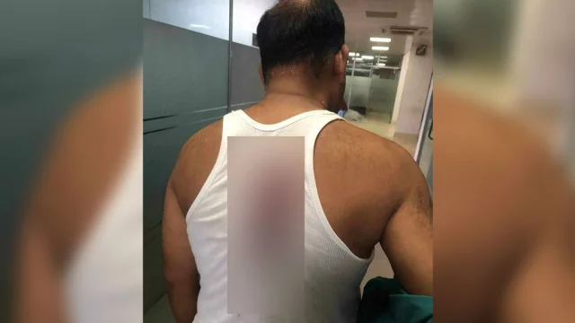 যাত্রাবাড়ীতে দায়িত্বরত ট্রাফিক পুলিশকে ছুরিকাঘাত