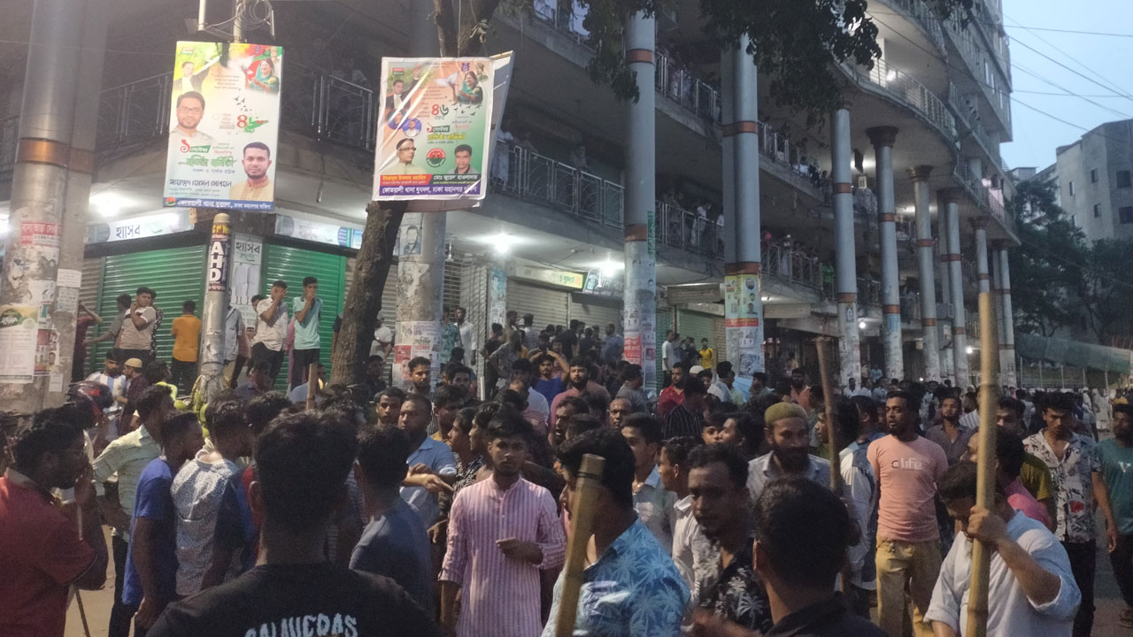 পুরান ঢাকায় ‘বিএনপি নেতার নেতৃত্বে’ ব্যবসায়ীদের ওপর হামলা