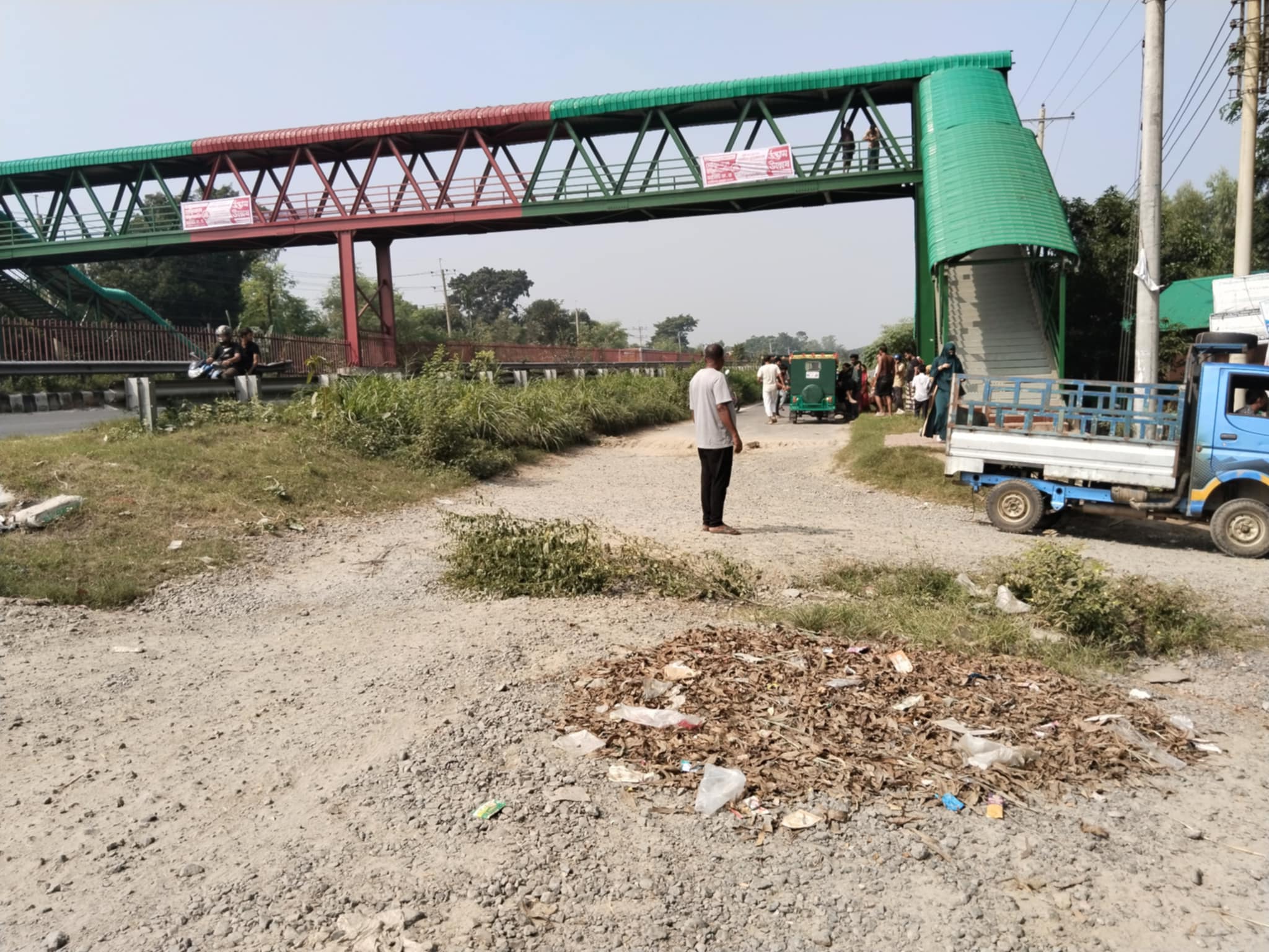 Accidents are increasing due to the service lane of Dhaka-Tangail highway