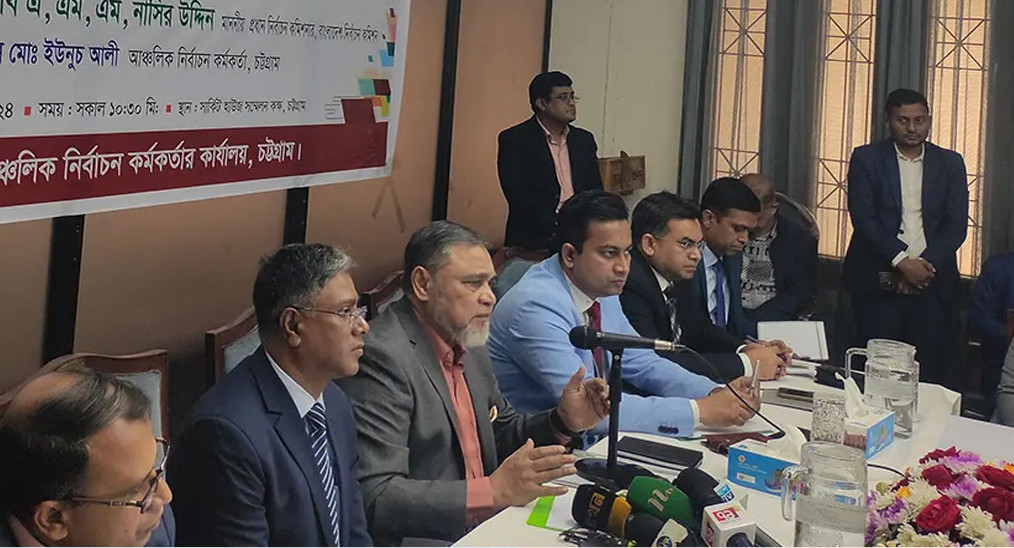 নিষিদ্ধ হলে নির্বাচনে অংশ নিতে পারবে না আ. লীগ: সিইসি