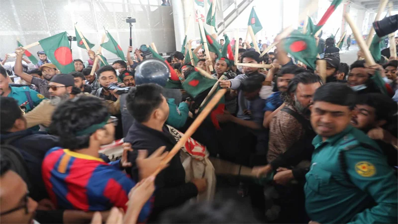 বইয়ে ‘আদিবাসী গ্রাফিতি’: পক্ষের লোকজনকে পেটাল বিরোধীরা !