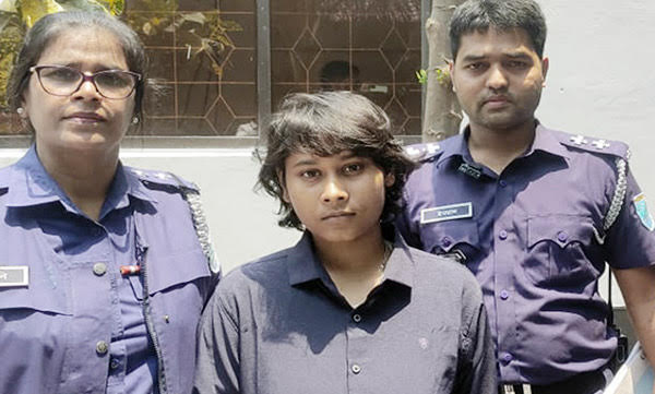 সাভারে বাবাকে হত্যা, ৯৯৯-এ ফোন দিয়ে মেয়ের আত্মসমর্পণ