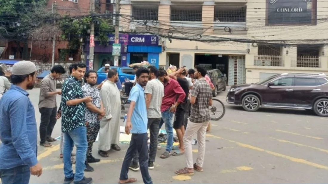 বিএনপির ফজলুর রহমানকে গ্রেপ্তারের দাবিতে বাসার সামনে অবস্থান, সেনা-পুলিশ মোতায়েন