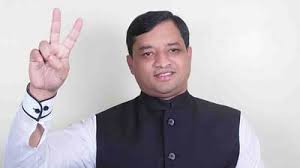 ৭৫০০ কোটি টাকা আত্মসাৎ: গাজীপুরের সাবেক মেয়র জাহাঙ্গীর আলমের বিরুদ্ধে দুদকের মামলা