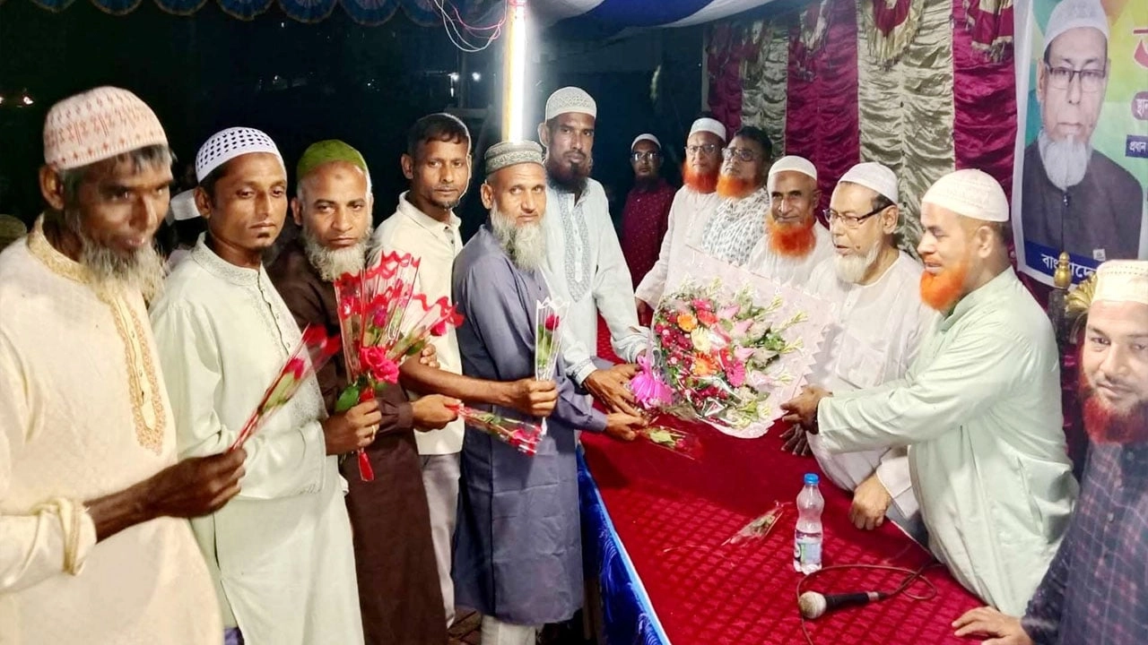 বগুড়ায় বিএনপি থেকে ১২ নেতা জামায়াতে ইসলামীতে যোগদান