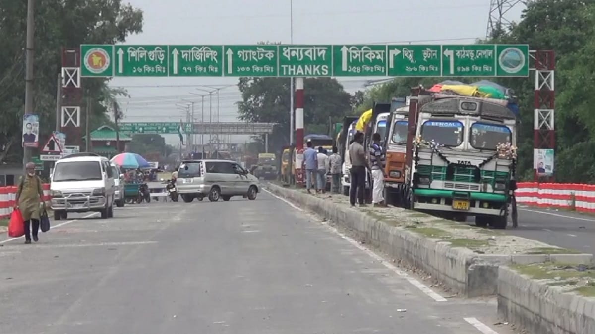 বাংলাবান্ধা স্থলবন্দর দিয়ে নেপালে একদিনে গেল ৮১ ট্রাকে ১,৭০১ টন আলু