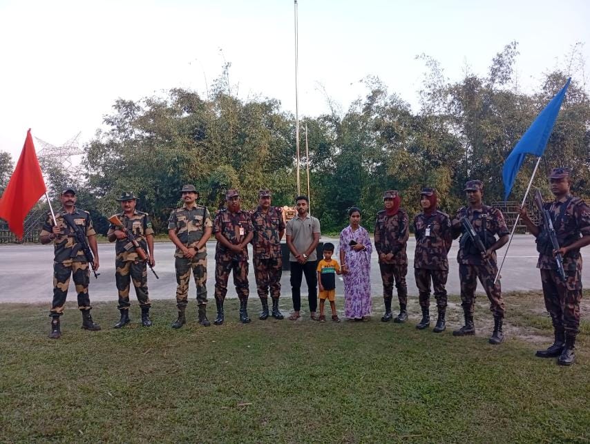 BSF returns three Bangladeshis through Banglabandha border