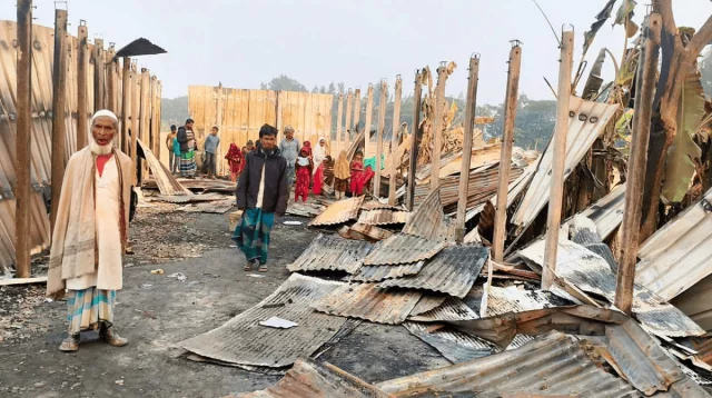 সুবর্ণচরে ষষ্ঠ শ্রেণির ছাত্রীকে নিয়ে পলাতক প্রধান শিক্ষক, মাদরাসায় অগ্নিসংযোগ