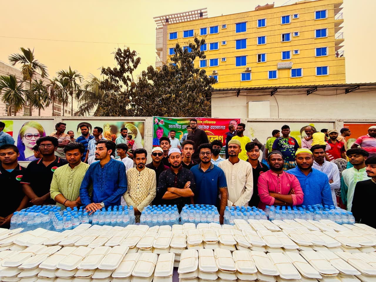 সাভারে ছাত্রদলের ইফতার বিতরণ, অসহায় মানুষের পাশে মানবিক উদ্যোগ