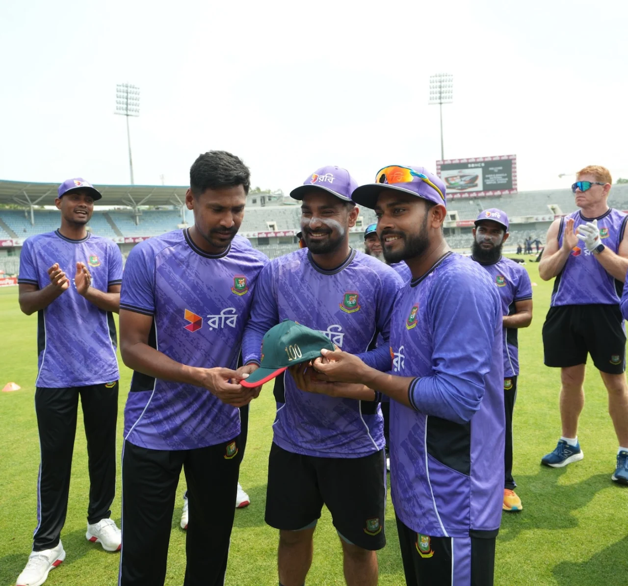 অধিনায়কত্ব হারানোর পথে মিরাজ, নতুন দায়িত্ব পাচ্ছেন কে?