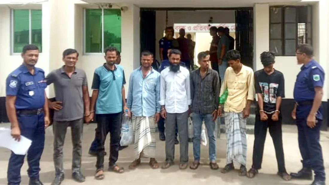 মাদ্রাসায় মাদক সেবনের অভিযোগে পরিচালকসহ ৪ জন আটক, সাজা দিল ভ্রাম্যমাণ আদালত