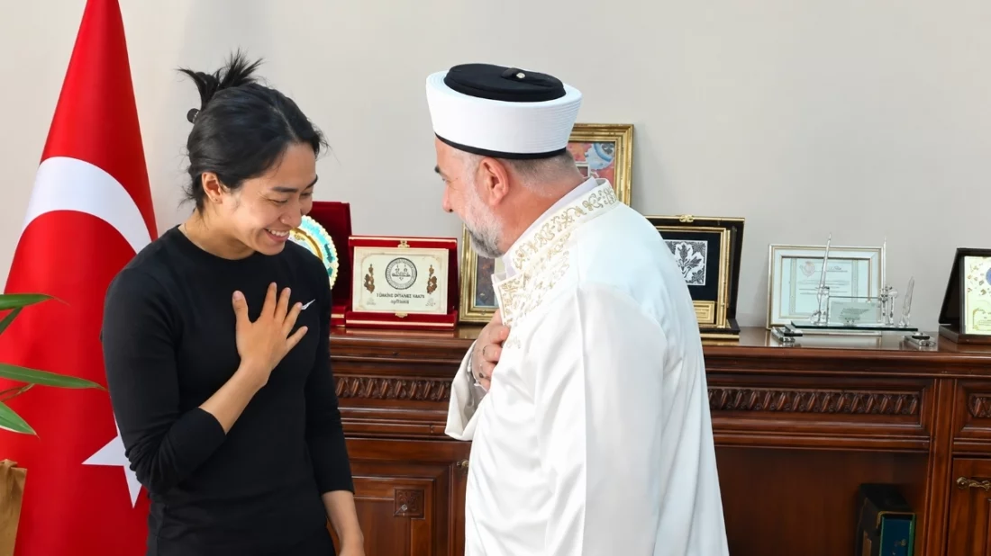 South Korean Woman Embraces Islam While Visiting Turkey